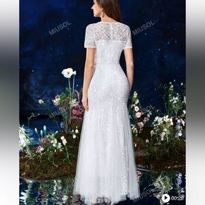 Miusol White lace Sequin Mermaid Short Sleeve Dress
Size S(4)